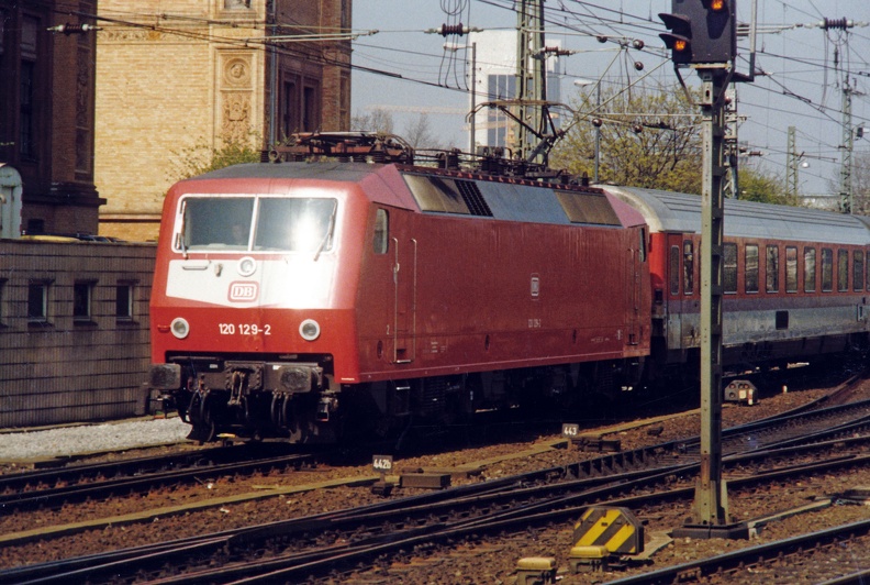 1991-06-00-Hamburg-Hbf-001