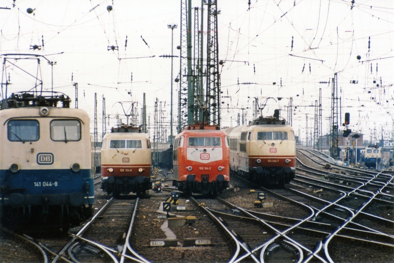 1990-05-00-Frankfurt-001