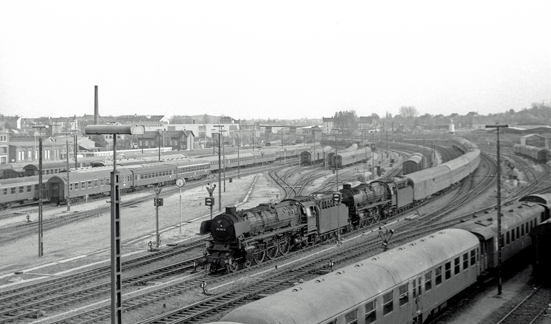 1972-05-08.Kiel-Hbf-405